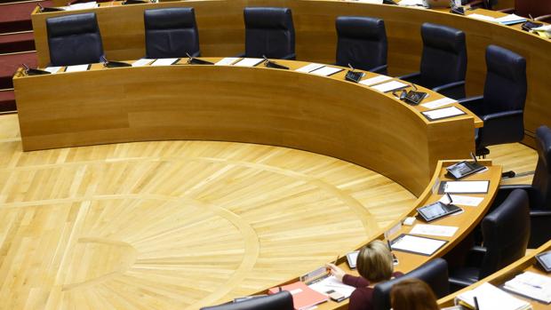 PSPV y Compromís meditan que los consellers no sean diputados para evitar «sustos» en las votaciones