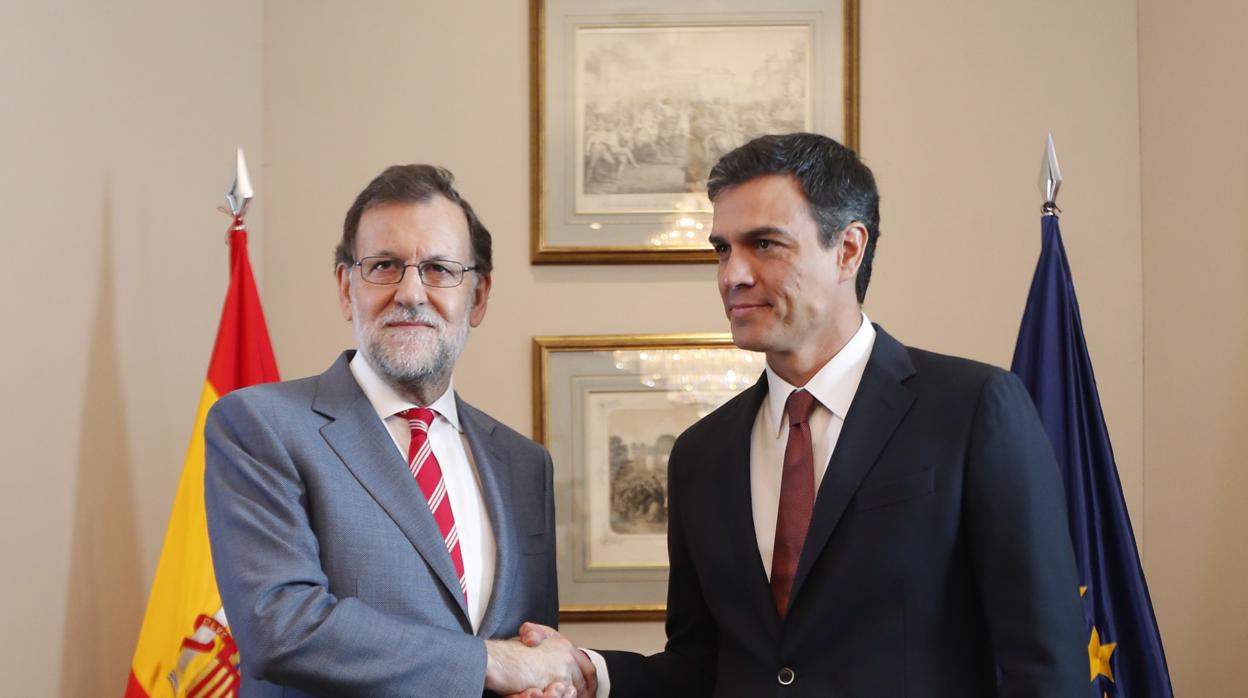 Mariano Rajoy y Pedro Sánchez en julio de 2016