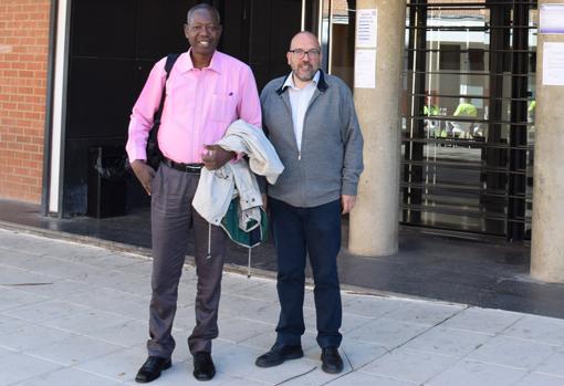 Alejandro Acero y Bienvenu Zonou, los profesores universitarios que coordinan este proyecto en la Eupla y en Burkina Faso