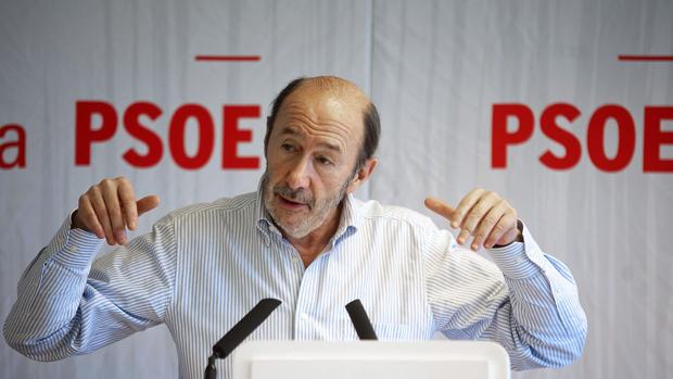 Rubalcaba, la voz de los Gobiernos socialistas y el hombre para los peores momentos