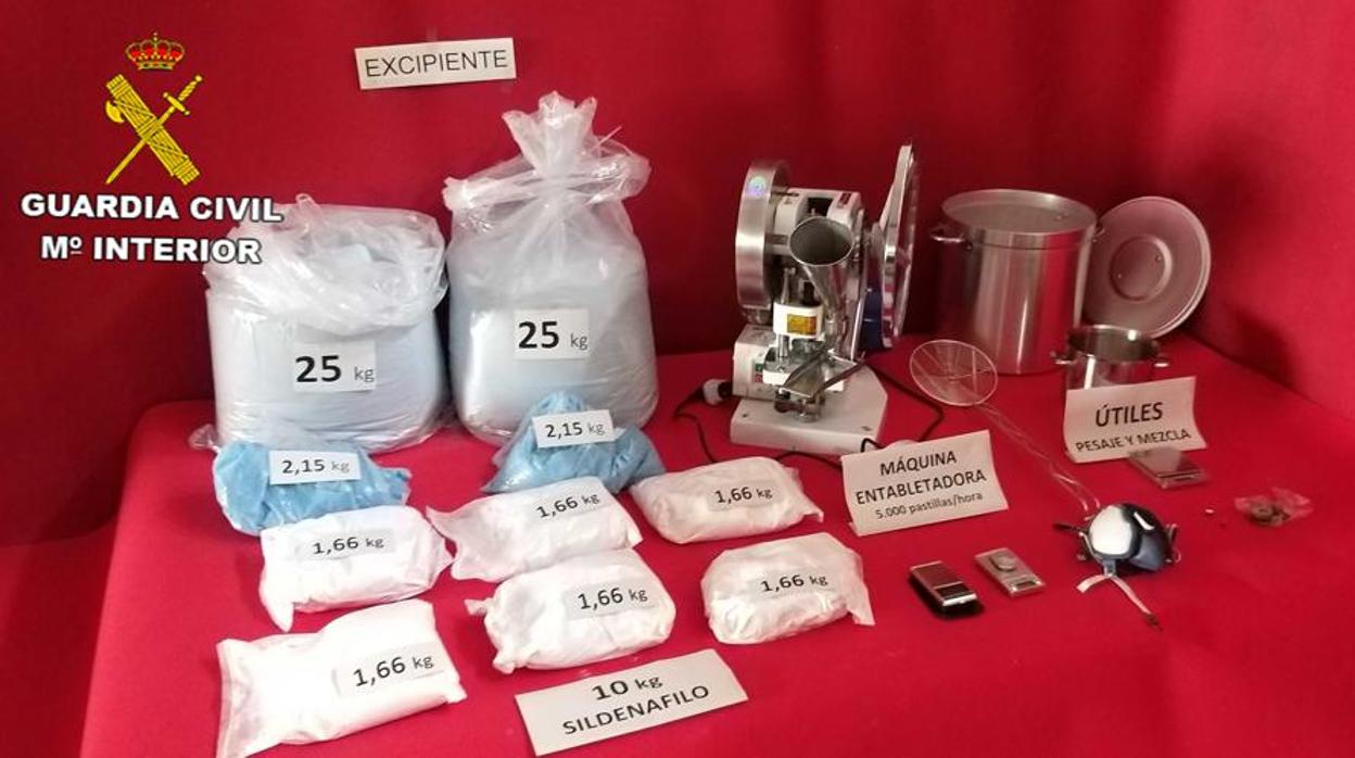 Sustancias y utensilios localizados en el domicilio del detenido