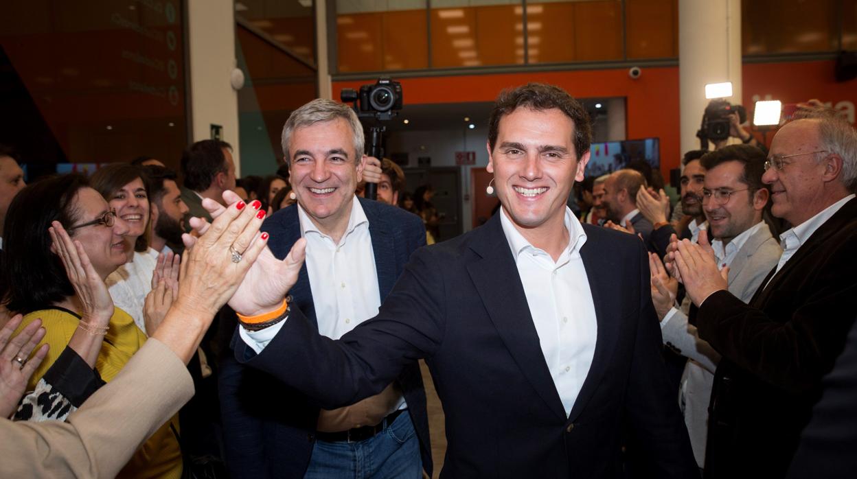 Rivera y Garicano, ayer en el acto de inicio de campaña en la sede de Ciudadanos