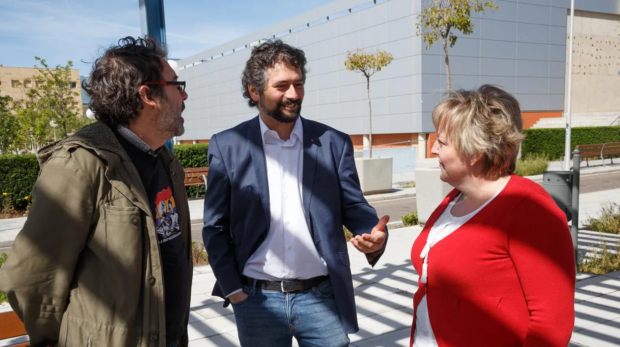 José Sarrión junto a la candidata de la organización a las Cortes por Zamora