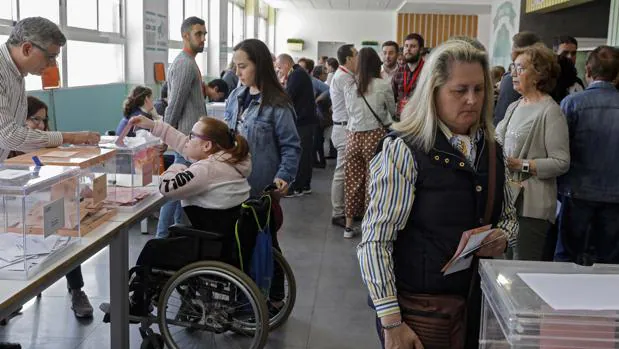 Cuándo son y cuántos sobres habrá para votar en las elecciones municipales y europeas en Valencia