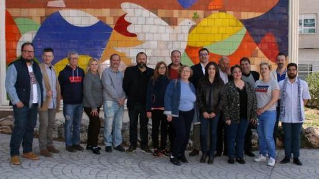 Recogen 4.000 firmas para exigir una rebaja del IBI y que Elda no baje de 50.000 habitantes