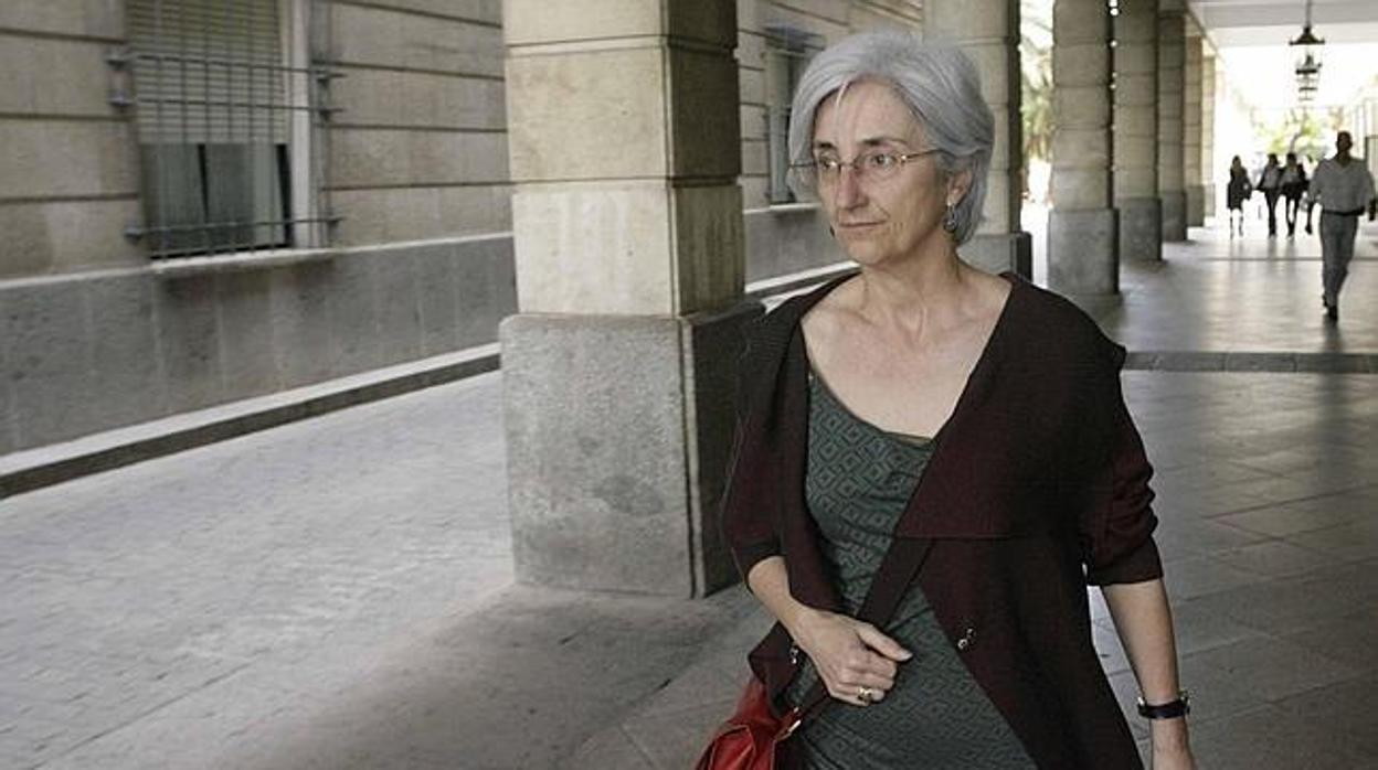 La fiscal general del Estado, María José Segarra