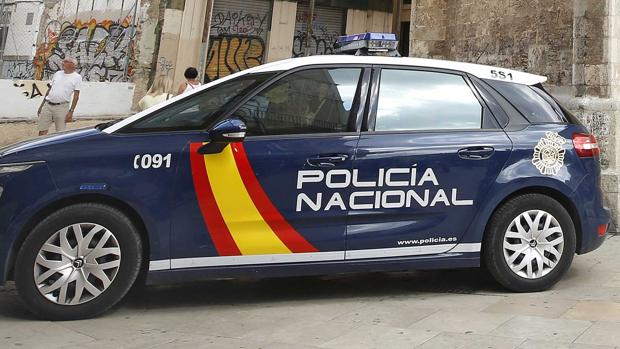 Detenido un hombre de 77 años por masturbarse en la ventana de su casa frente a un colegio en Salamanca