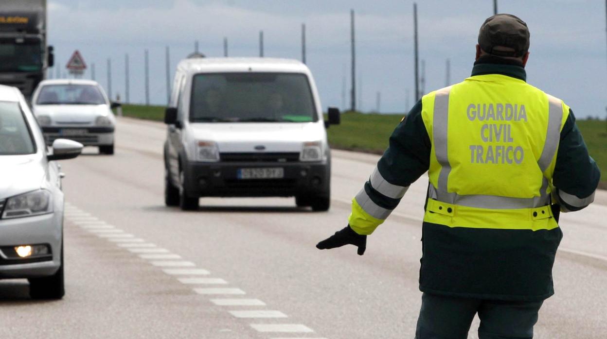 Investigado un joven conductor que circulaba a 218 kilómetros por hora en la A-50