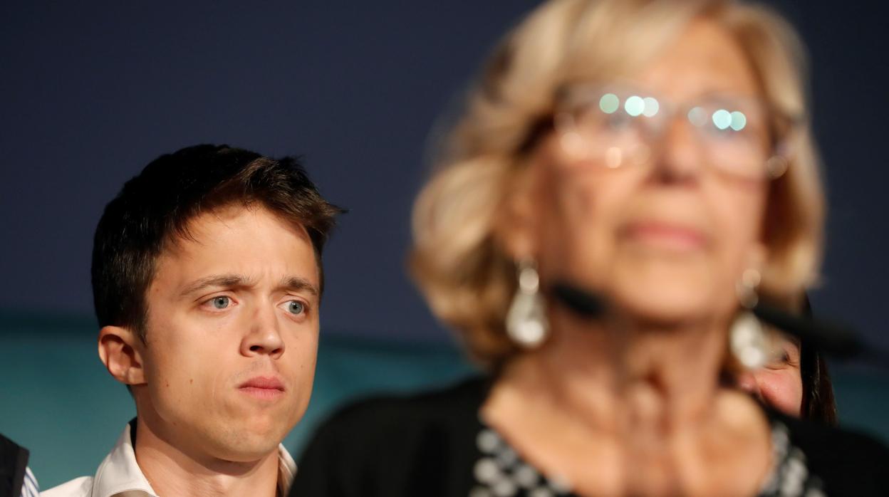 Manuela Carmena e Íñigo Errejón durante su comparecencia para valorar los resultados de las elecciones