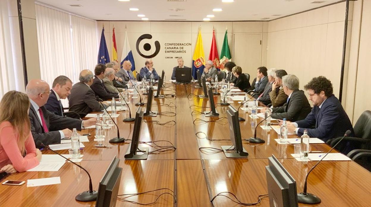 La CCE pide que en Canarias no haya pactos «contra natura» o «contra algo»