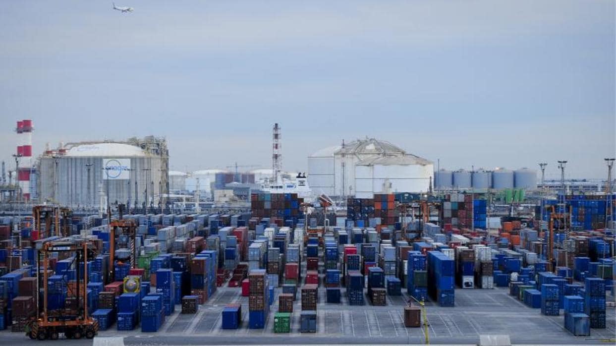 Aspecto de una de las terminales de contenedores del Puerto de Barcelona