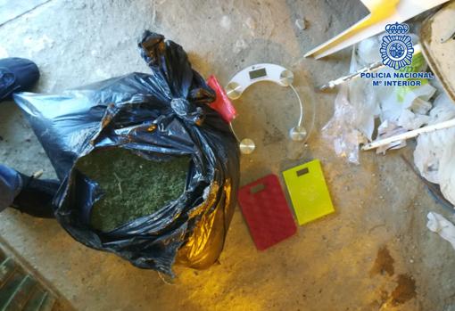 Una bolsa con marihuana hallada por la Policía