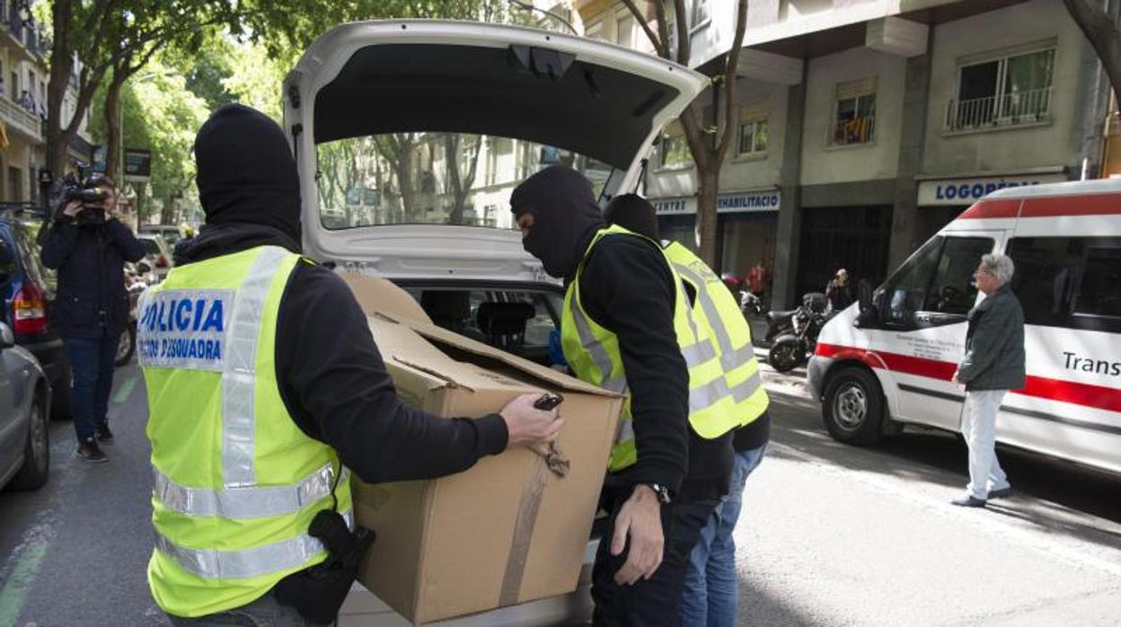 Registro y detenciones por vinculación con el yihadismo en Barcelona