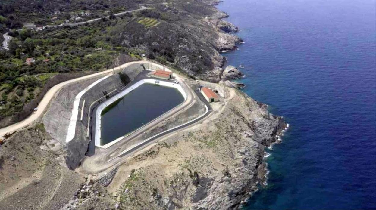 Parque híbrido de energía renovable de Ikaria