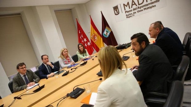 Villacís pone trabas para apoyar a Almeida como alcalde de Madrid