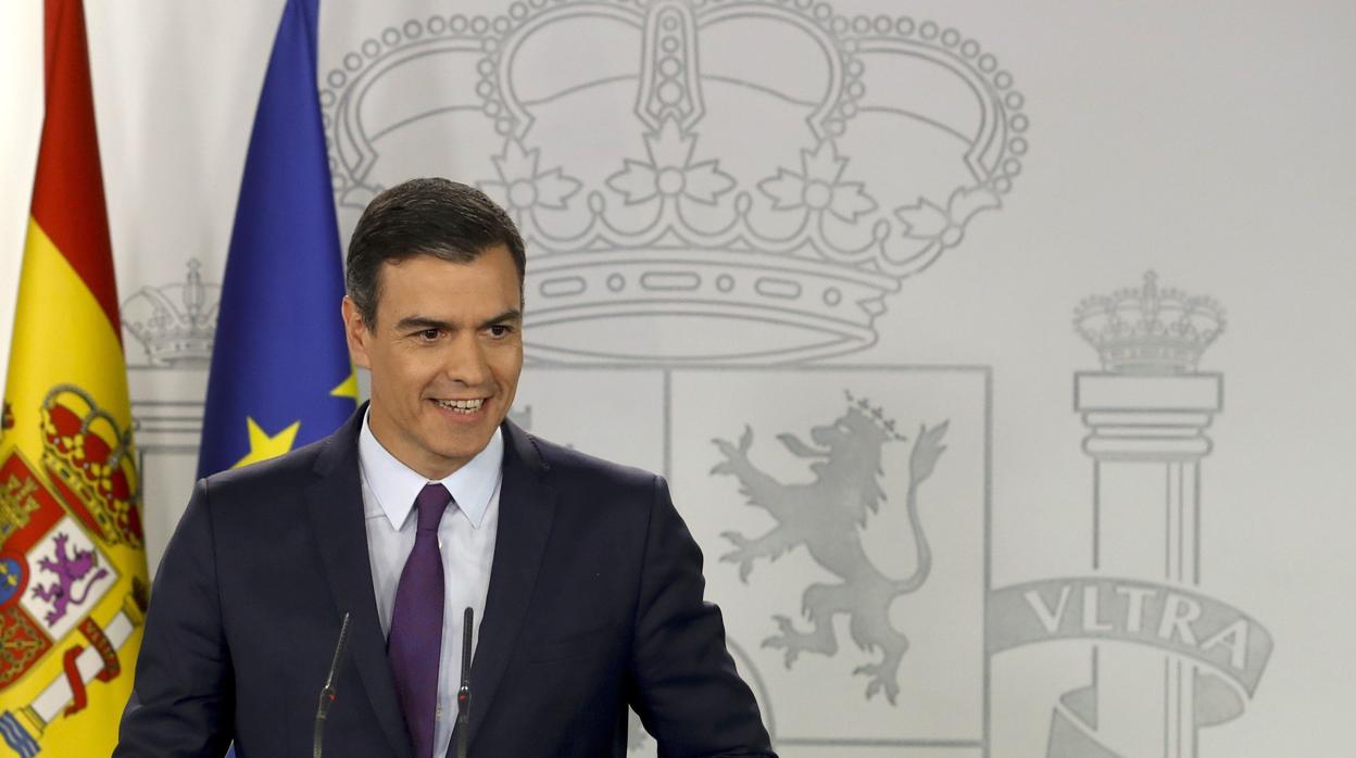 El presidente del Gobierno en funciones, Pedro Sánchez, durante la rueda de prensa de ayer en Moncloa