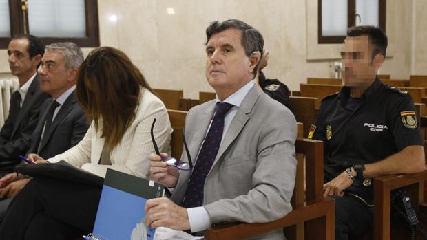 Matas acepta cuatro meses de prisión en el juicio sobre la adjudicación del mayor hospital de Baleares