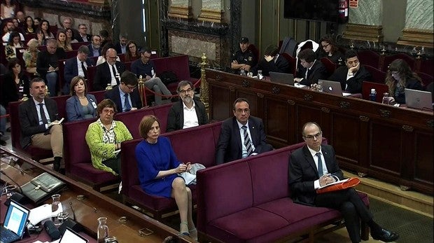Las defensas del «procés» tratarán hoy de rebatir la acusación de rebelión