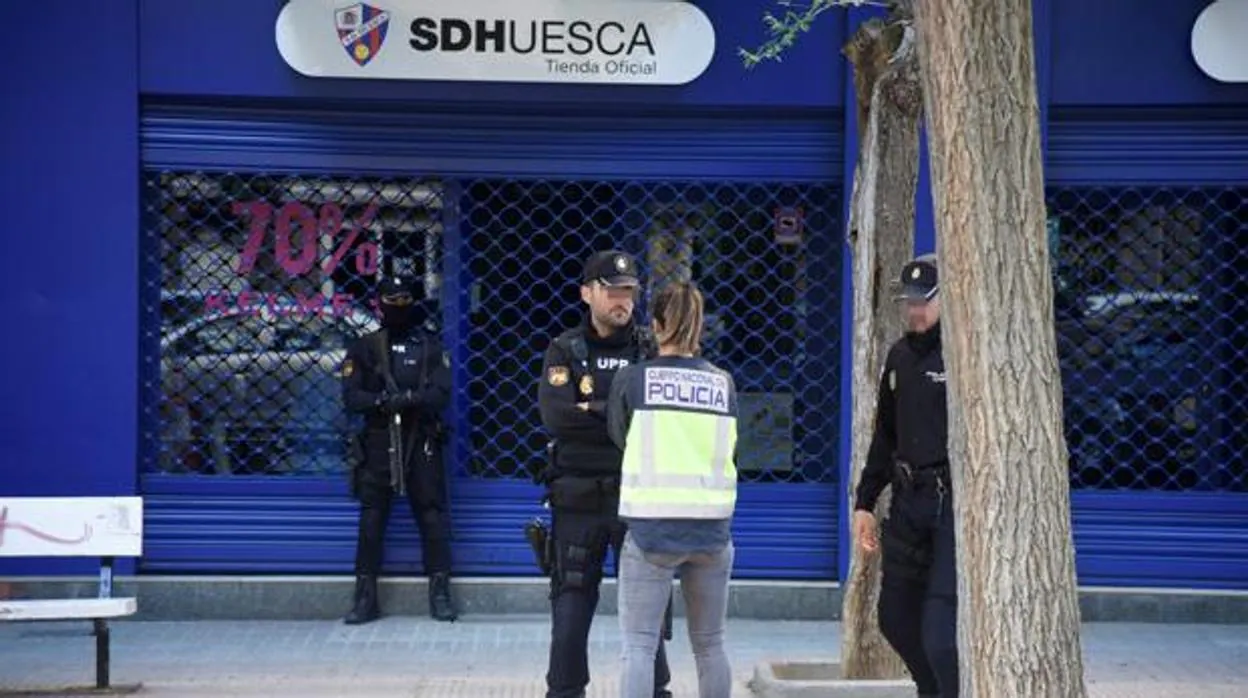 Sede de la SD Huesca, el día que se desarrolló la operación Oikos contra el presunto amaño de partidos