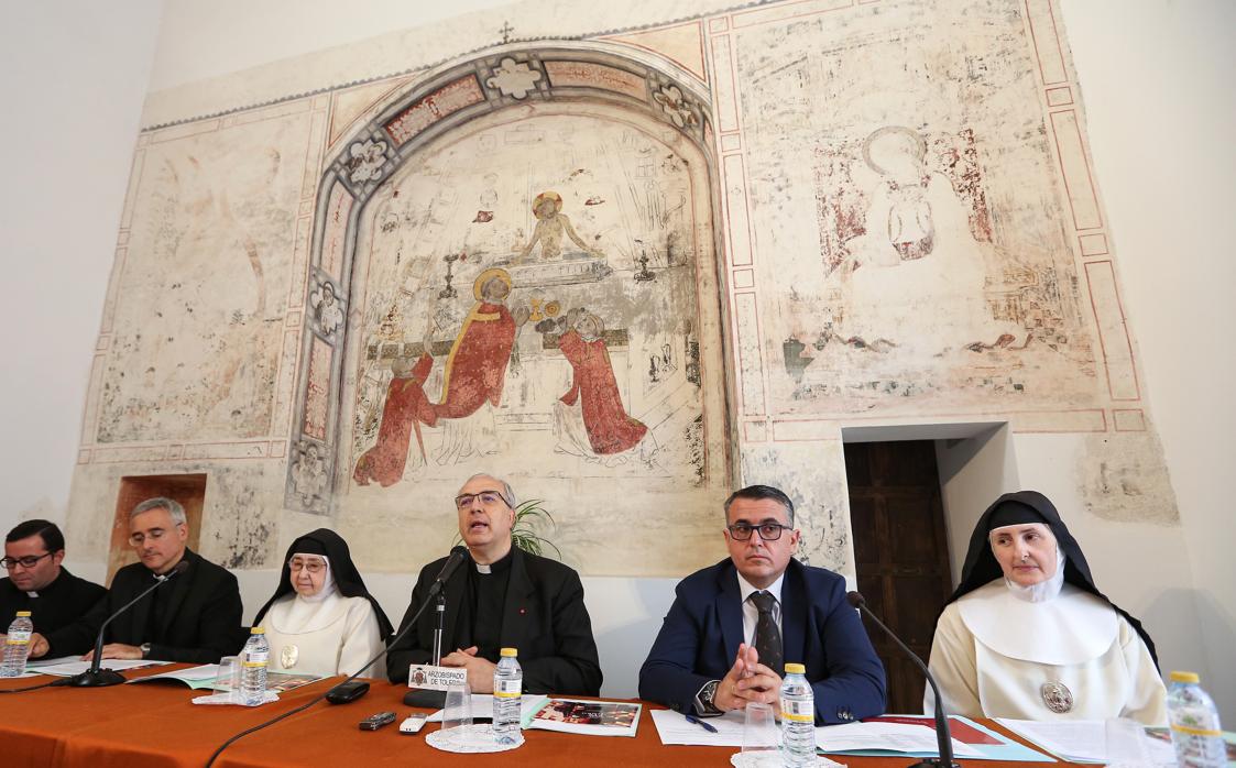 Mesa de presentación del taller de restauración de la iglesia de la Magdalena