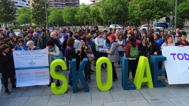 Las redactoras de Skolae sostienen que el programa se hizo con la supervisión continua del Gobierno