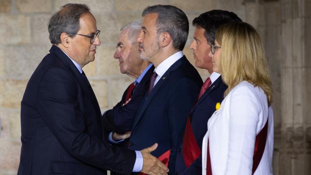 Manuel Valls le niega el saludo a Quim Torra