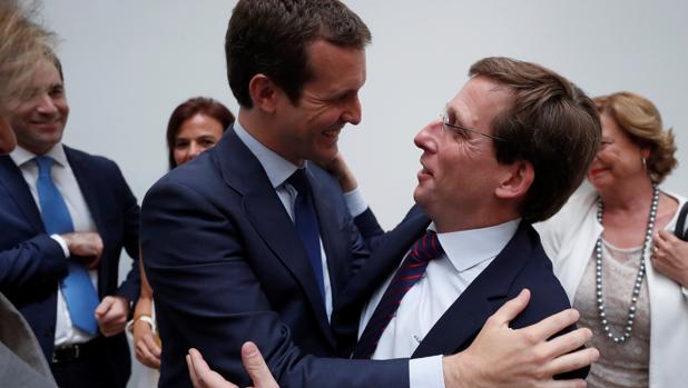 El PP refuerza su liderazgo en el centro-derecha por los pactos locales y la reconquista de Madrid