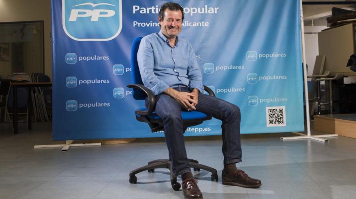 Dimite Pepe Císcar como presidente del PP en la provincia de Alicante por «motivos personales»