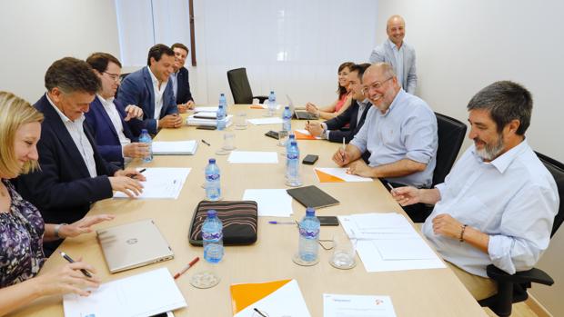 PP y Cs acuerdan un programa de gobierno para Castilla y León