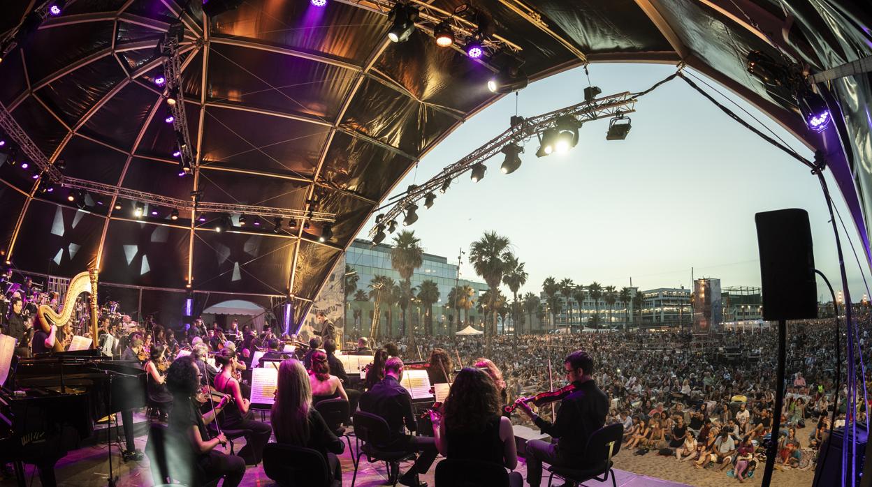 La OBC se instala un año más en la playa de San Sebastián