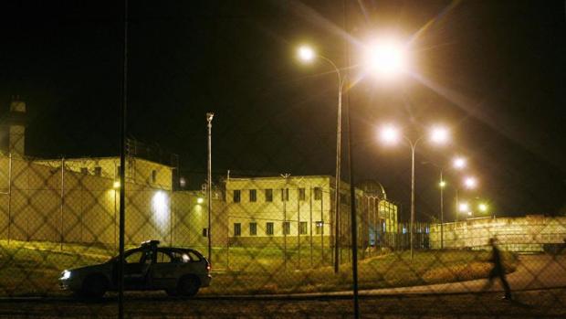 Condenado a 18 años de cárcel por matar con un cuchillo jamonero al hombre al que vendía móviles robados