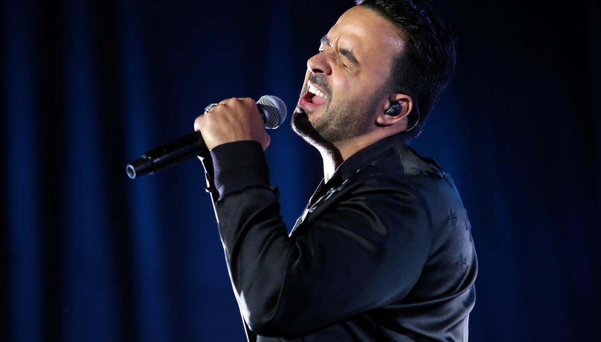 Luis Fonsi, durante su actuación