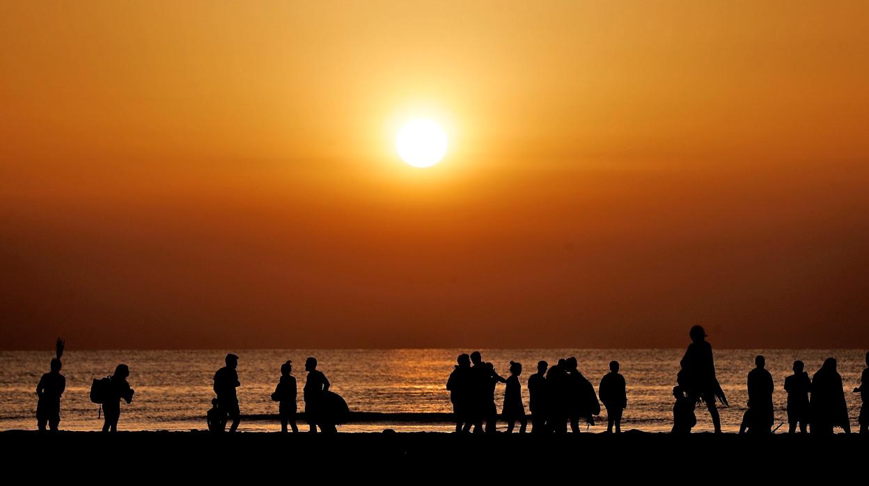 Imagen tomada este lunes en la playa de Las Arenas de Valencia