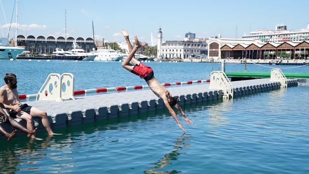 Ola de calor: horarios de las mejores piscinas municipales de Valencia