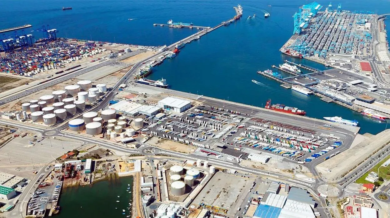 Cinco nombres para muelles en el mayor puerto de Canarias
