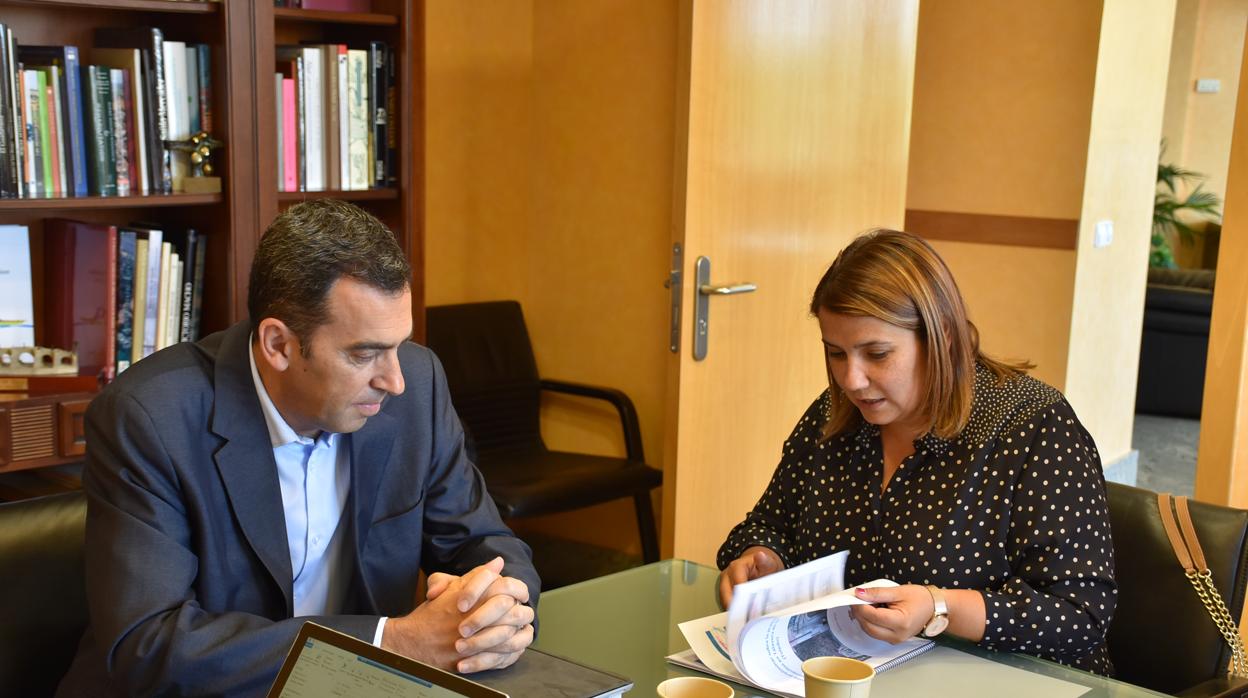 Antonio Yáñez y García Élez durante la reunión mantenida ayer