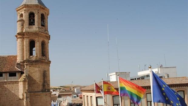 Valdepeñas aboga por el «amor libre»