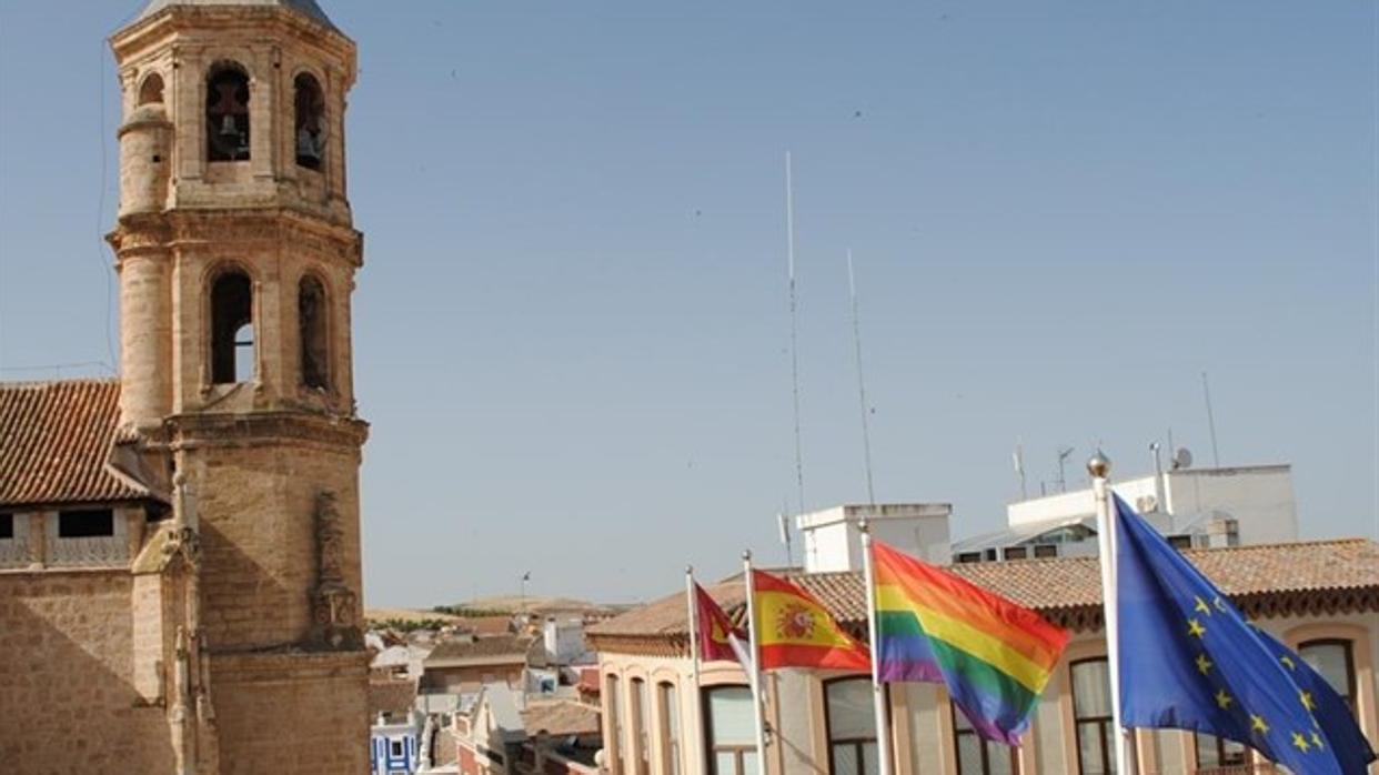 La bandera arcoíris en Valdepeñas