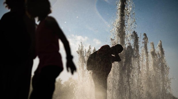 Ola de calor: consejos para combatir las temperaturas de «alto riesgo» en Madrid