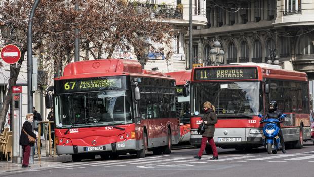 Piden tres años de cárcel para el hombre que tocó los pechos a una niña de quince en un autobús urbano