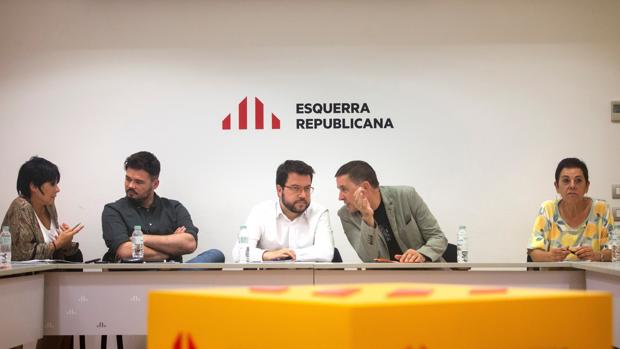 ERC y Bildu acercan posiciones sin descartar la abstención a Sánchez