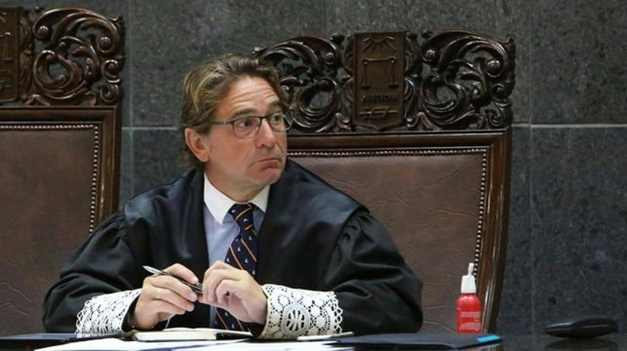 Arranca en Canarias el proceso contra un juez por conspirar contra Rosell (Podemos)