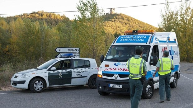 Un fallecido y una herida al chocar frontalmente dos turismos a la altura de Castronuevo