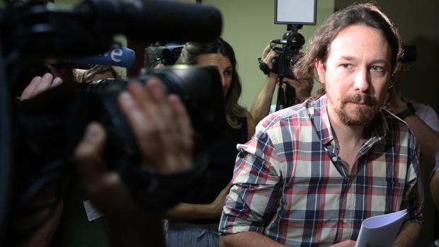 Iglesias critica al PSOE su «obsesión» por los sillones de La Moncloa