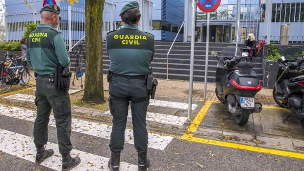 Un guardia civil gallego fuera de servicio rescata a una persona en Tenerife de caer al vacío