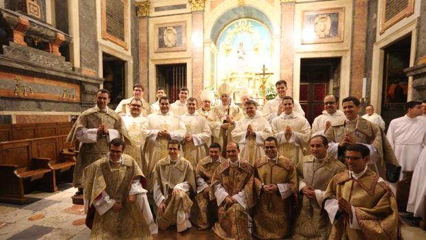 El arzobispo ordena nueve presbíteros y diez diáconos