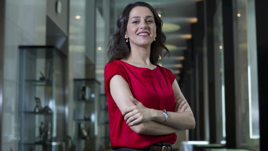 Arrimadas: «El sanchismo pacta siempre que puede con populistas y nacionalistas»