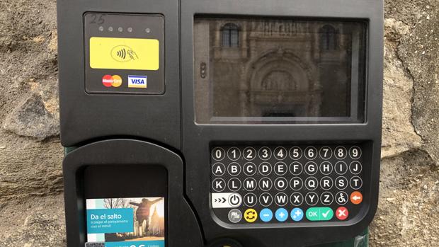 Desde septiembre los toledanos tendrán que teclear su matrícula en los parquímetros
