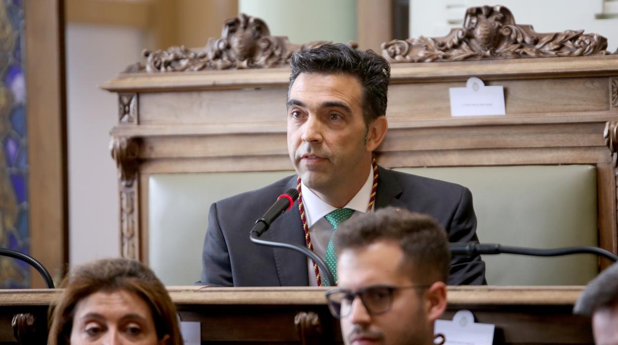 El portavoz de Vox, Javier García Bartolomé, en el Pleno de constitución del Ayuntamiento de Valladolid