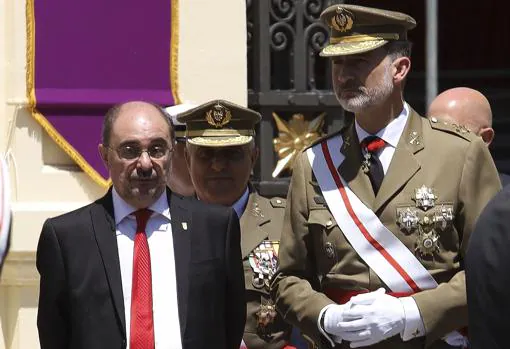 El Rey, junto al presidente de Aragón en funciones, Javier Lambán